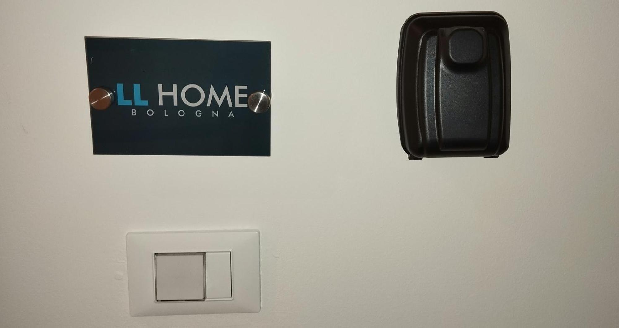 Llhome Bologna Elegante Monolocale Ristrutturato Con Posto Auto Coperto エクステリア 写真